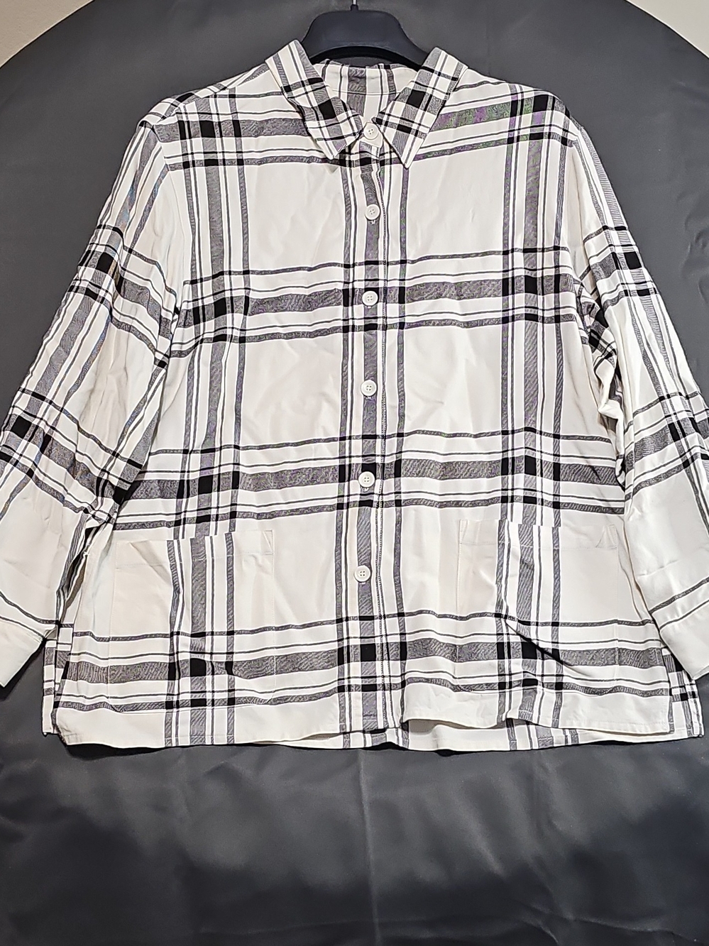 Liz Claiborne White & Black Plaid Button-Down Shirt